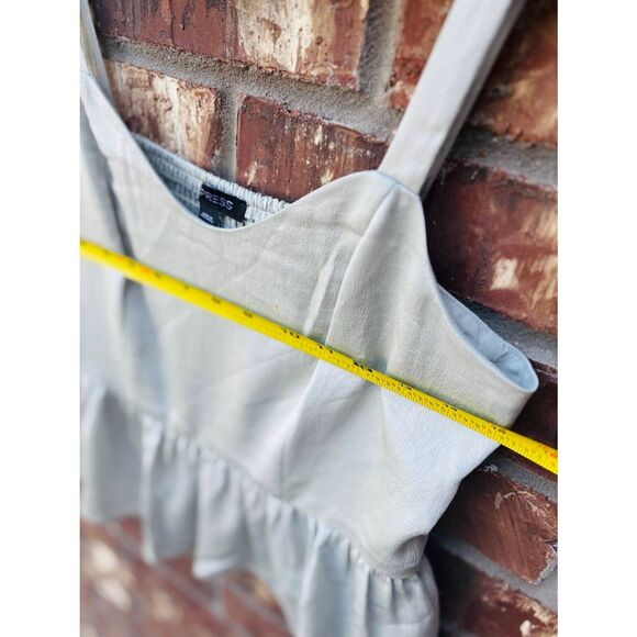 EXPRESS CROP TOP size Medium, new without tag and in excellent condition. - Picture 7 of 8